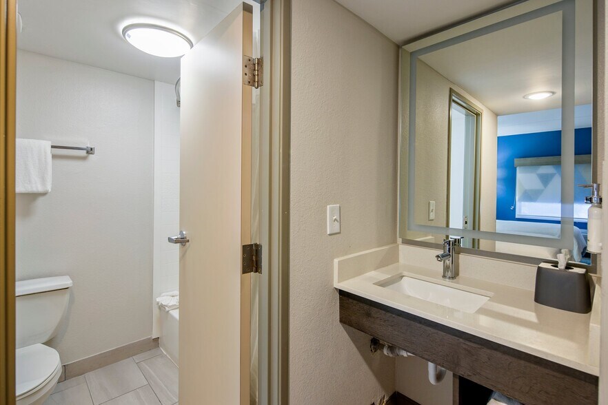 More Photos Of 1405 S Westwood, Mesa Hotel For Sale