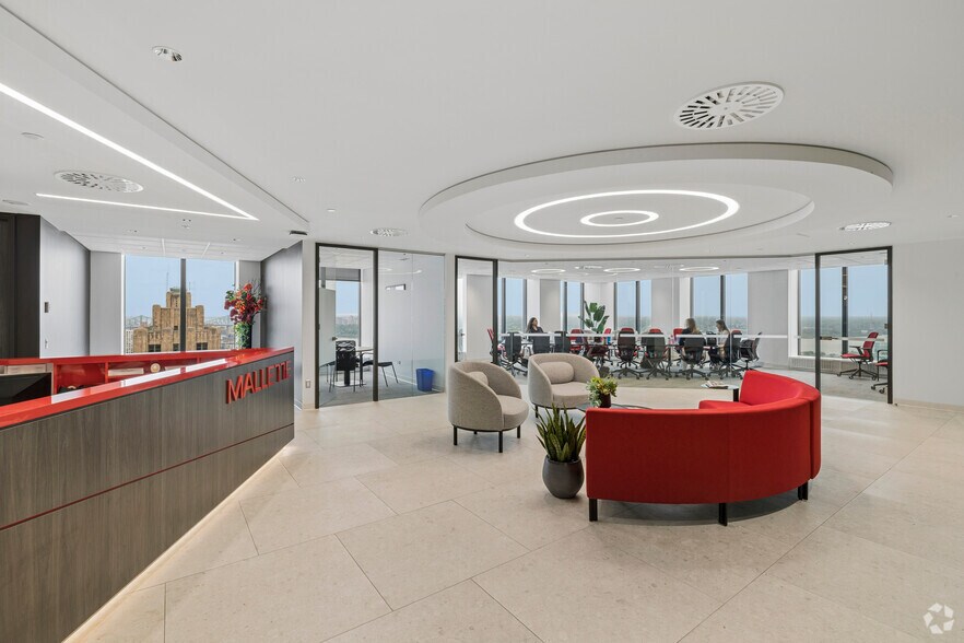 More Photos Of 500 Pl D'armes, Montréal Office For Lease