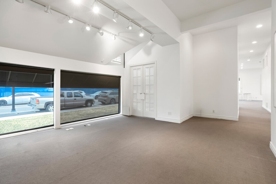 More Photos Of 2505 W Alamo Ave, Littleton Freestanding For Lease