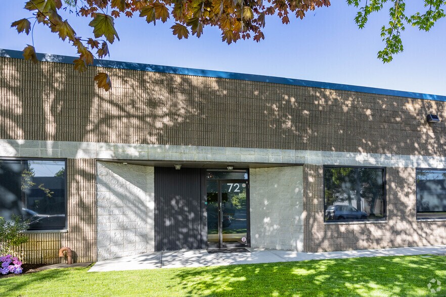 More Photos Of 72 Otis St, West Babylon Light Manufacturing For Lease