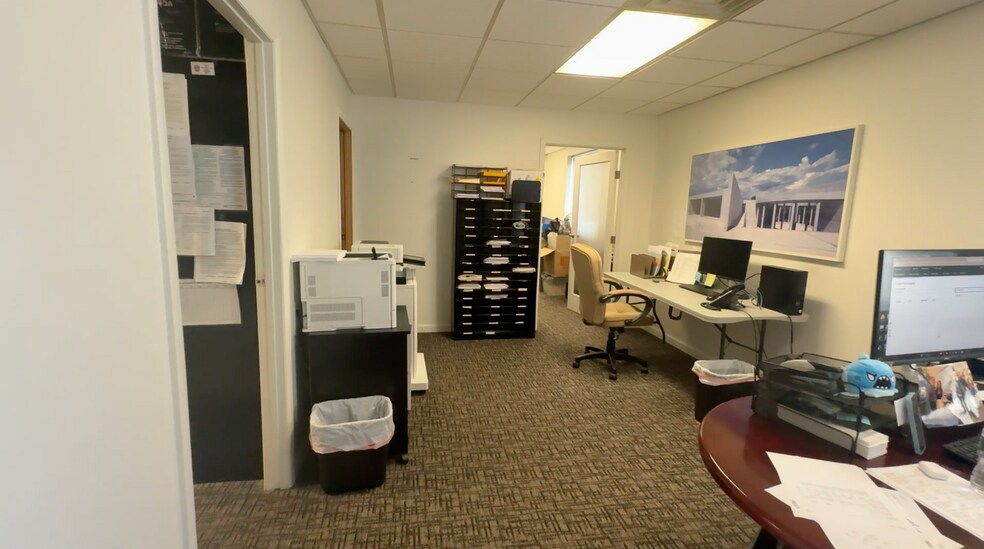 More Photos Of 140 S Long Beach Ave, Freeport Office For Sale