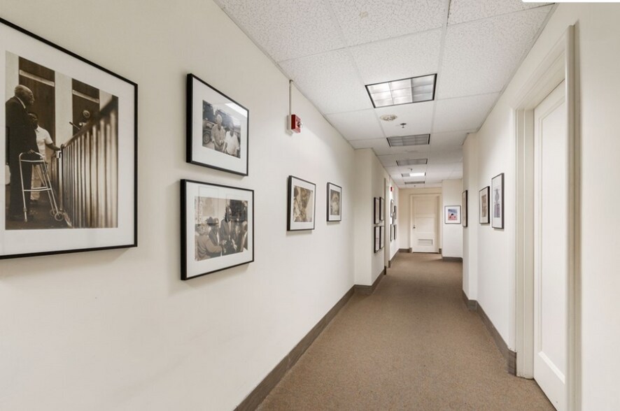 More Photos Of 422 E Franklin St, Richmond Office For Sale