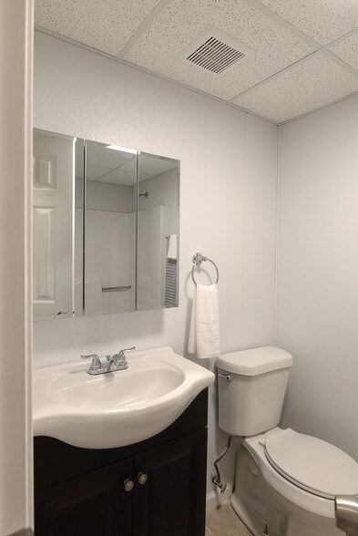 More Photos Of 212 Old Belwood Rd, Calhoun Apartments For Sale