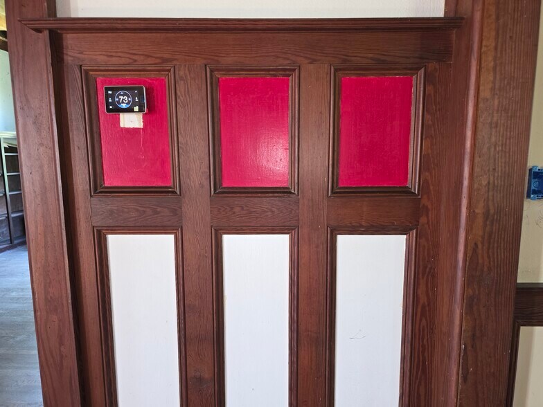 More Photos Of 328 Buckmarsh St, Berryville Flex For Sale