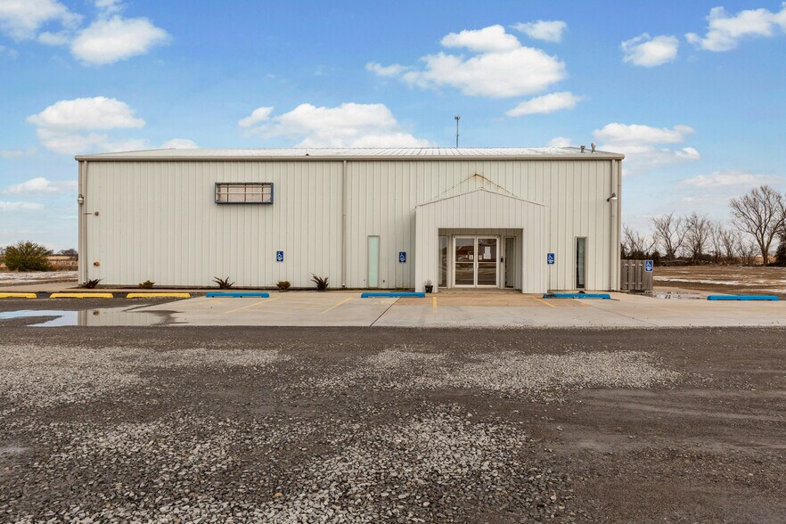 More Photos Of 26243 State Highway 51, Wagoner Medical For Sale