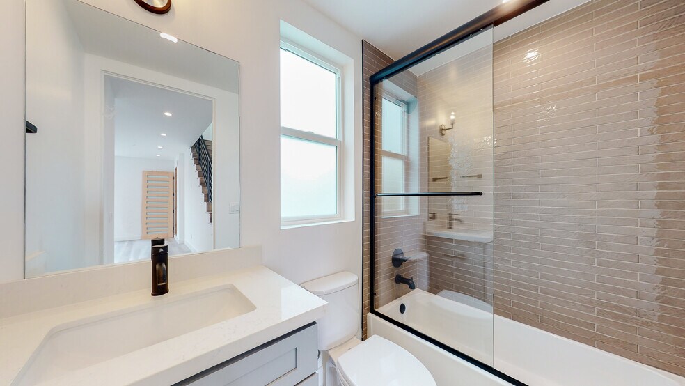 More Photos Of 525 N Normandie Ave, Los Angeles Apartments For Sale