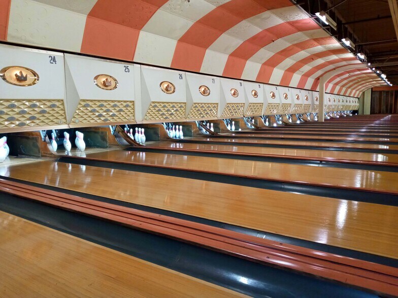 More Photos Of 1216 Hall Ave, Sharon Bar For Sale