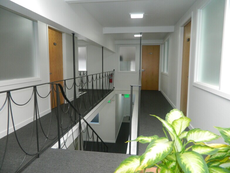 More Photos Of 1336 N Carolan Ave, Burlingame Warehouse For Lease