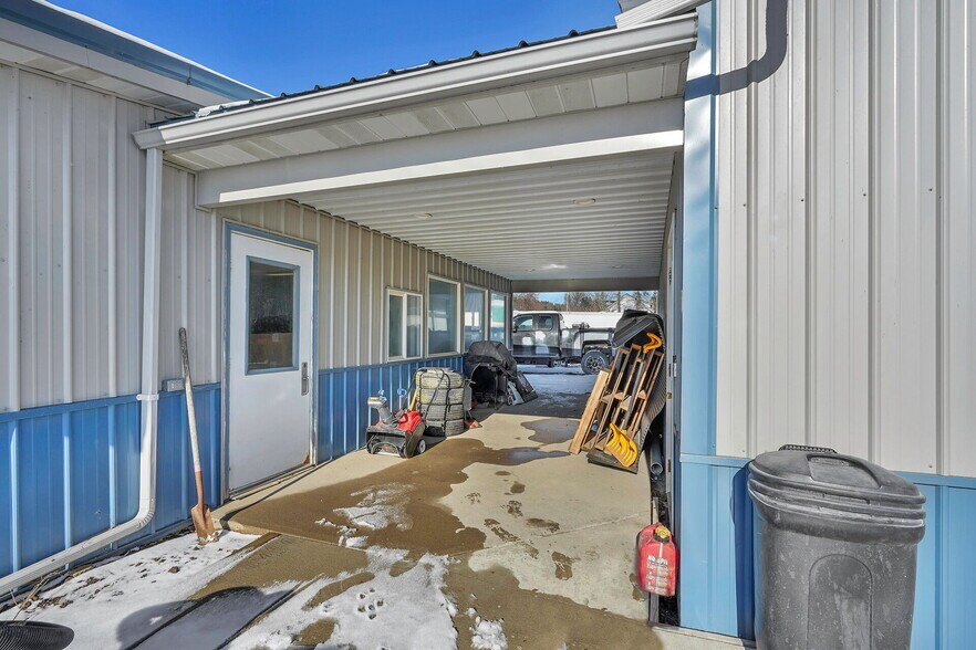 More Photos Of 5220 Maple Ln, Cuba Auto Repair For Sale