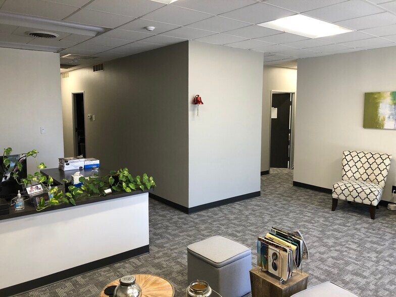 More Photos Of 13619-13625 Neutron Rd, Farmers Branch Light Manufacturing For Lease