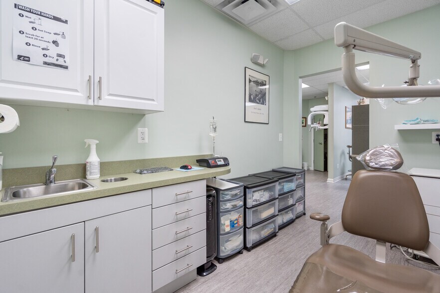 More Photos Of 9114 Philadelphia Rd, Rosedale Medical For Sale