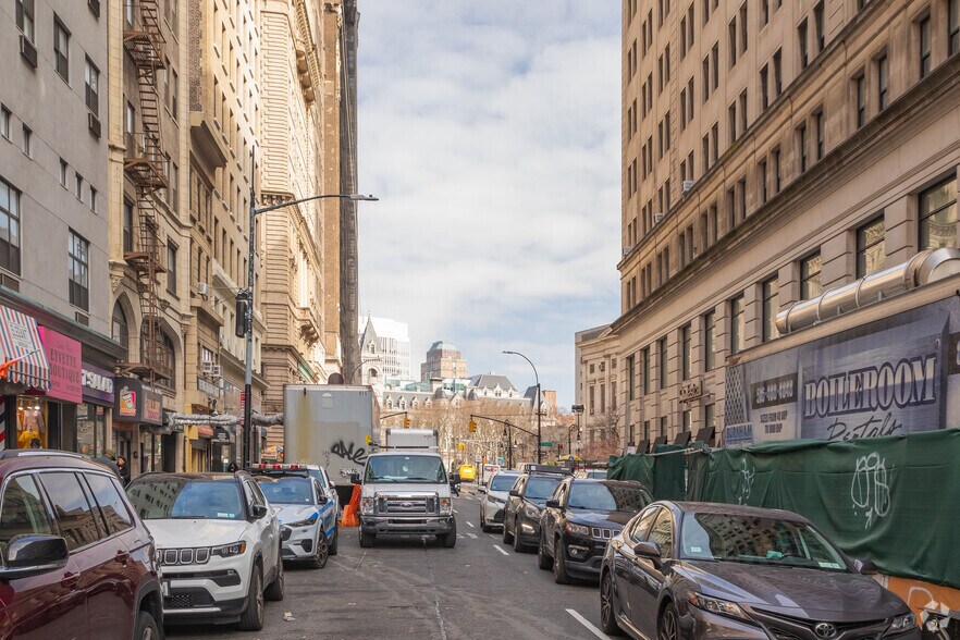 More Photos Of 64 Court St, Brooklyn Apartments For Lease