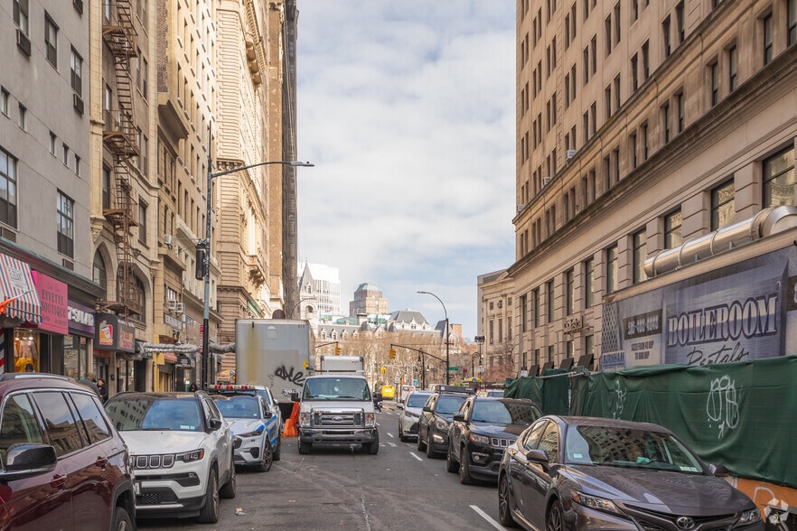 More Photos Of 64 Court St, Brooklyn Apartments For Lease