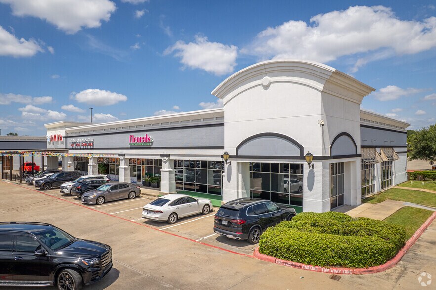 More Photos Of 8400 Katy Fwy, Houston Unknown For Lease