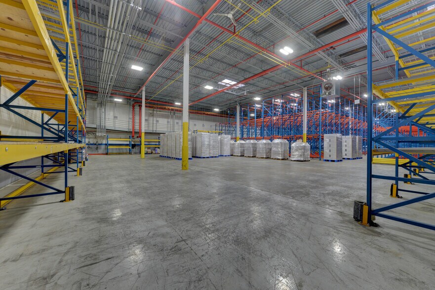 More Photos Of 17-09 Zink Pl, Fair Lawn Manufacturing For Lease