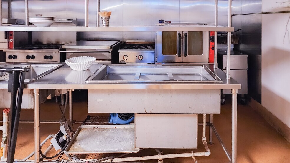 More Photos Of 66 Hawthorne Dr, Bedford Apartments For Lease