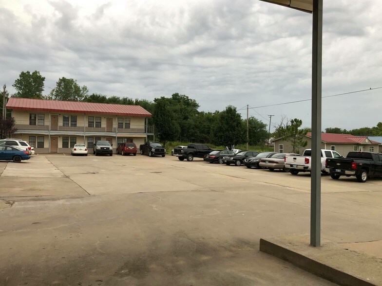 More Photos Of 36494 Old Highway 270, Wewoka Hotel For Sale
