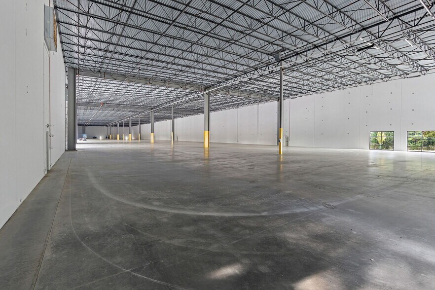 More Photos Of 100 Spontex Dr, Columbia Warehouse For Lease