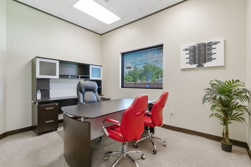 More Photos Of 5119 Hiltonview Rd, Houston Warehouse For Lease