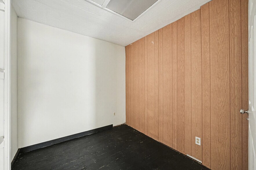 More Photos Of 5711 5th St, Katy Medical For Lease