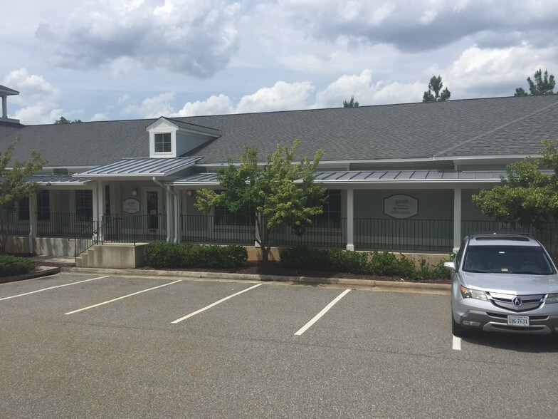 More Photos Of 3705 Strawberry Plains Rd, Williamsburg Office For Sale