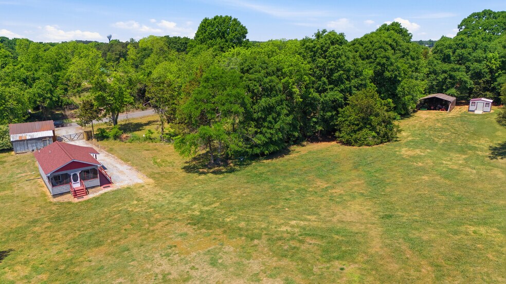 More Photos Of 1650 Dusty Rd, Newberry Winery Vineyard For Sale