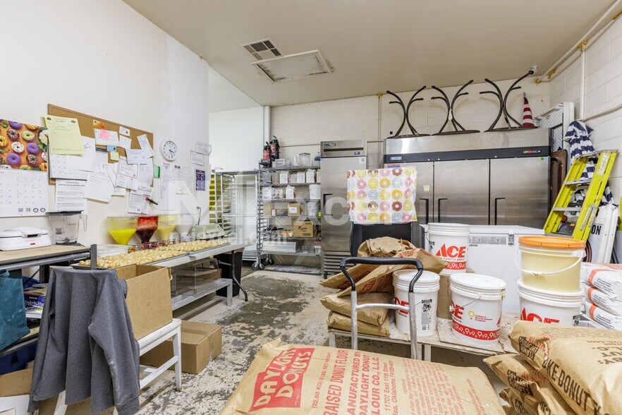 More Photos Of 435 N Bluff St, Saint George Freestanding For Lease