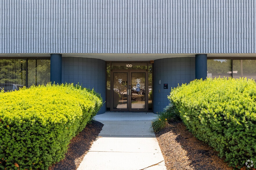 More Photos Of 10 Commerce Way, Norton Research And Development For Lease
