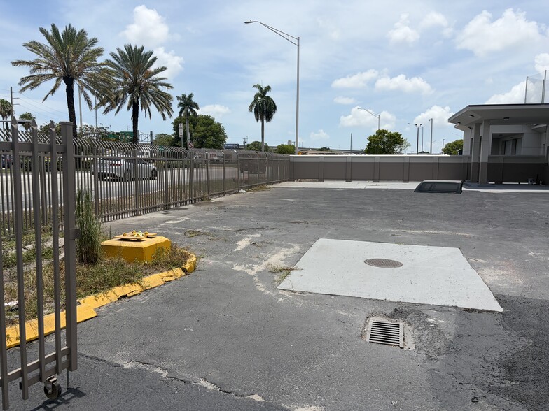 More Photos Of 17440 NW 2nd Ave, Miami Auto Repair For Sale