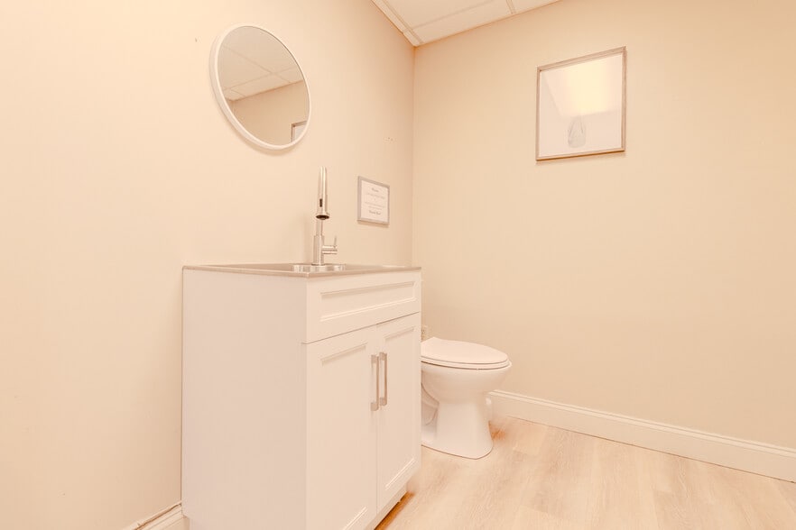 More Photos Of 2703 Mosside Blvd, Monroeville Medical For Sale