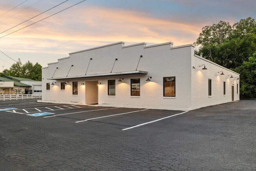 More Photos Of 111 Nashville Hwy N, Columbia Freestanding For Sale