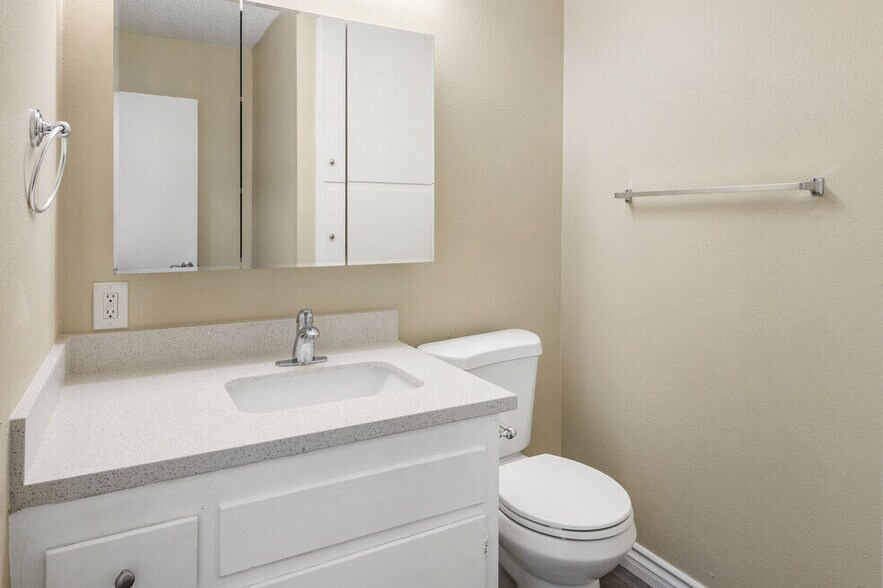 More Photos Of 1001 N Harbor Blvd, La Habra Apartments For Sale