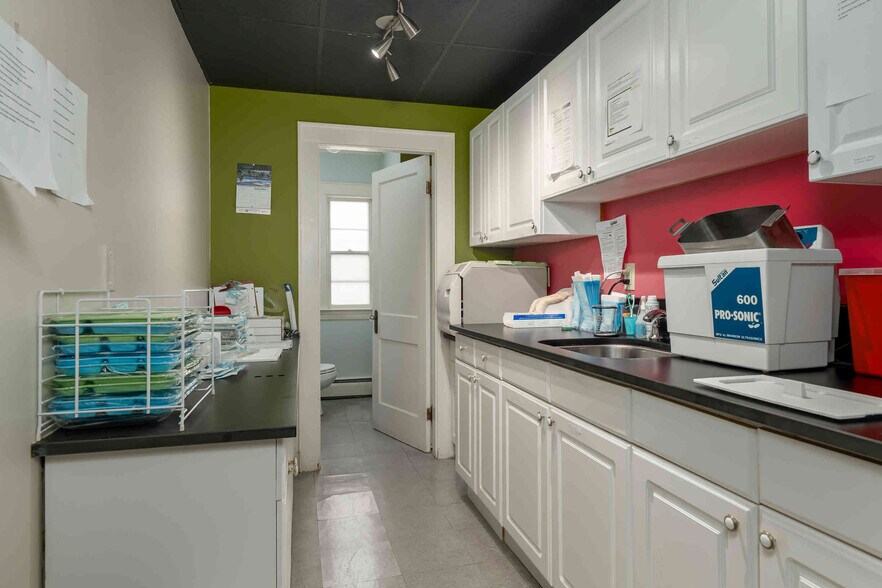 More Photos Of 435 York St, York Office Residential For Sale