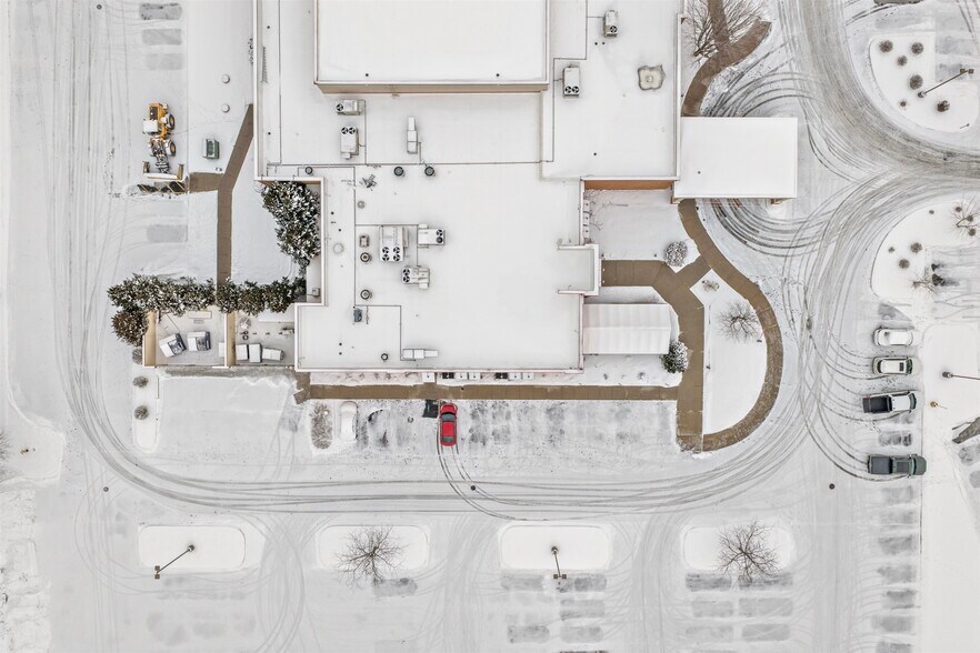 More Photos Of 850 Kepler Dr, Green Bay Restaurant For Sale