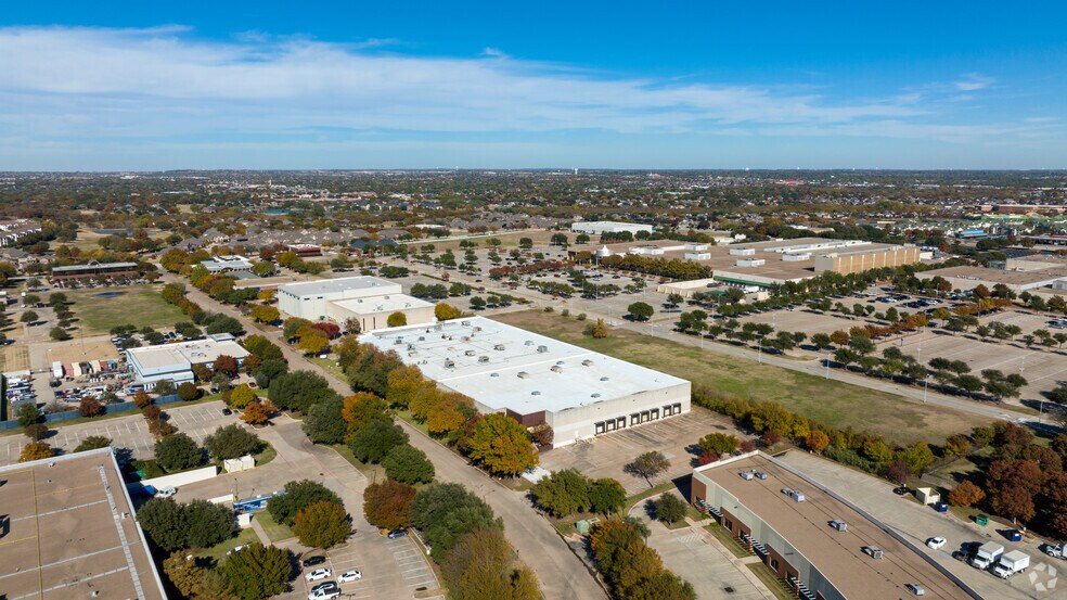 More Photos Of 5600 Stratum Dr, Fort Worth Warehouse For Lease