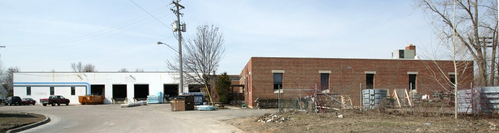 More Photos Of 1800 W Rogers Ave, Appleton Distribution For Lease