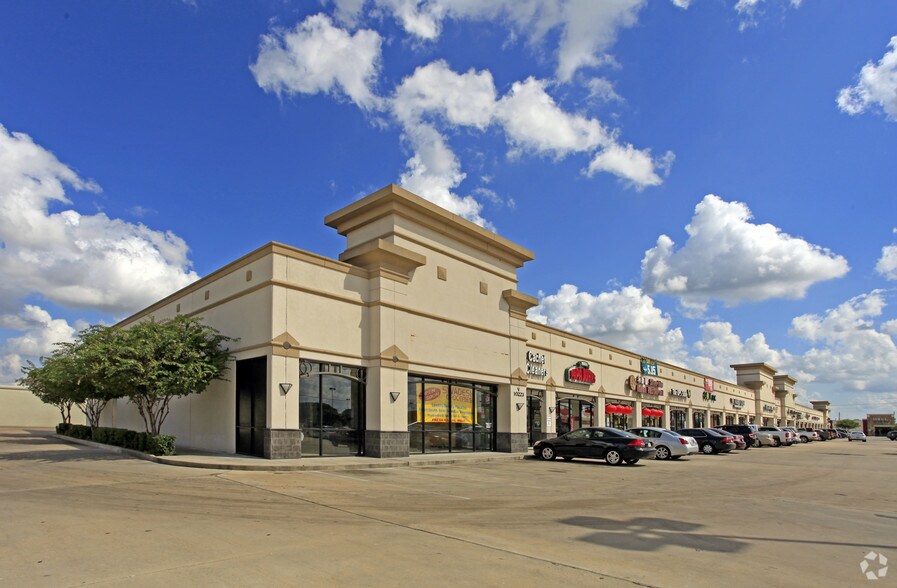 Primary Photo Of 10223 W Broadway St, Pearland Unknown For Lease