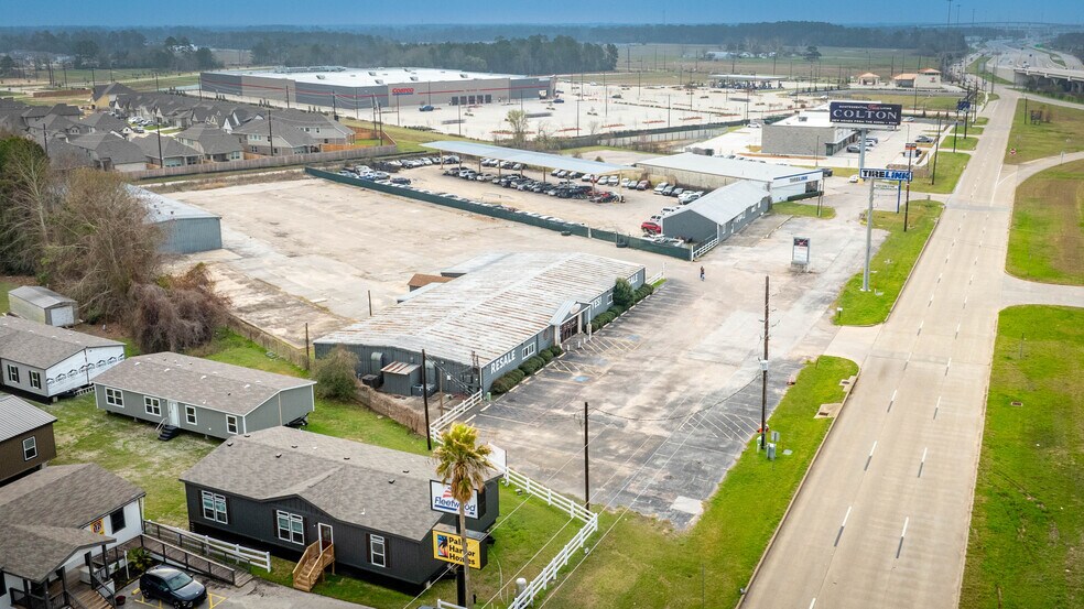 More Photos Of 27210 State Highway 249, Tomball Showroom For Lease