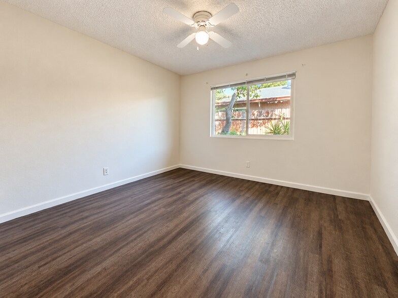 More Photos Of 2528 Security Ave, Bakersfield Apartments For Sale