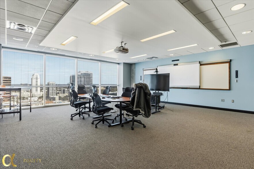 More Photos Of 189 S Orange Ave, Orlando Office Residential For Sale