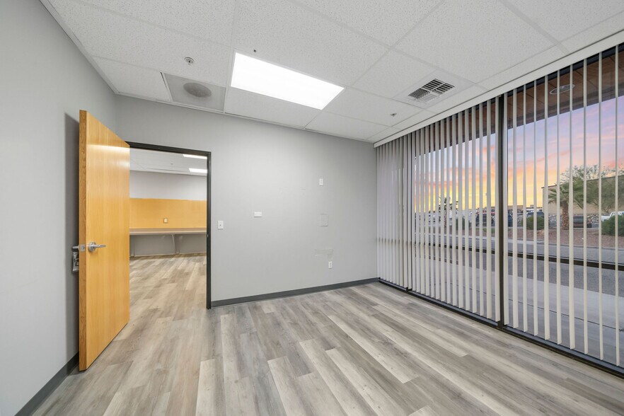 More Photos Of 1105 Aviation Dr, Lake Havasu City Manufacturing For Lease