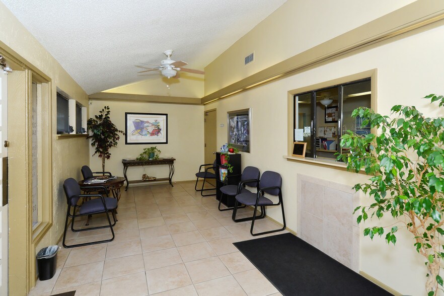 More Photos Of 7147 Curtiss Ave, Sarasota Medical For Sale