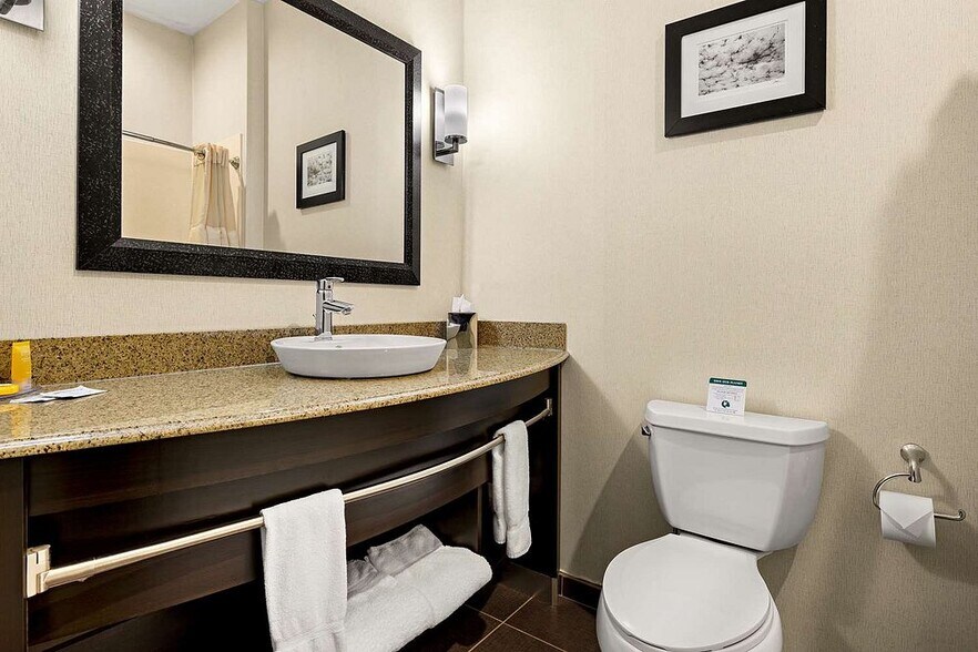 More Photos Of 6109 Cambridge Way, Plainfield Hotel For Sale