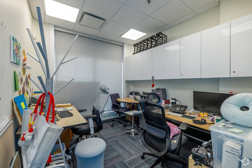 More Photos Of 1406 Centre St NE, Calgary Apartments For Sale