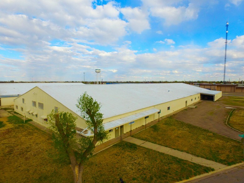 More Photos Of 800 E Kingsmill Ave, Pampa Warehouse For Lease