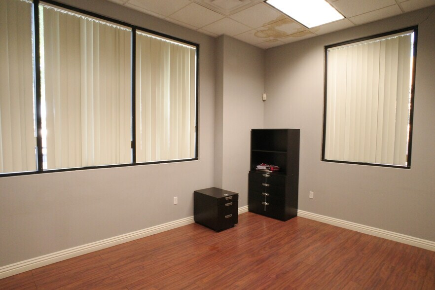 More Photos Of 6280 Spring Mountain Rd, Las Vegas Office For Lease