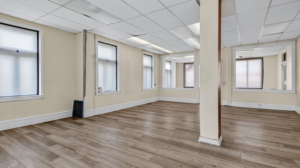 More Photos Of 110 W 2nd St N, Ladysmith General Retail For Sale