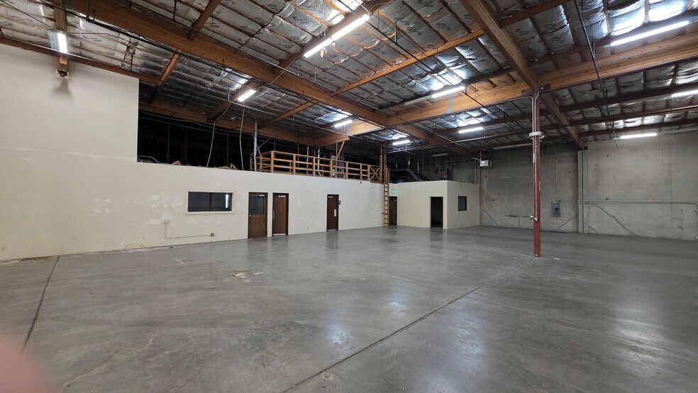 More Photos Of 105 E Parr Blvd, Reno Warehouse For Lease