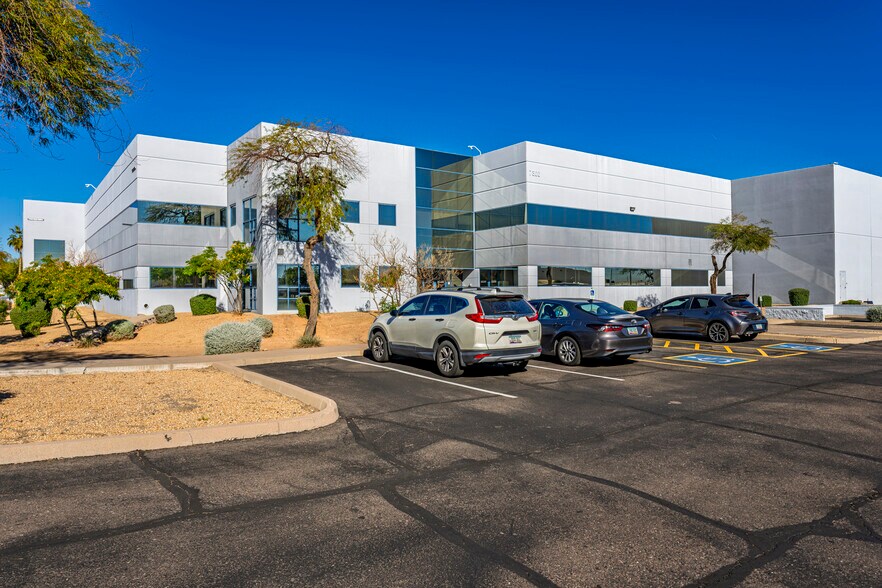 More Photos Of 7300 W Boston St, Chandler Warehouse For Lease