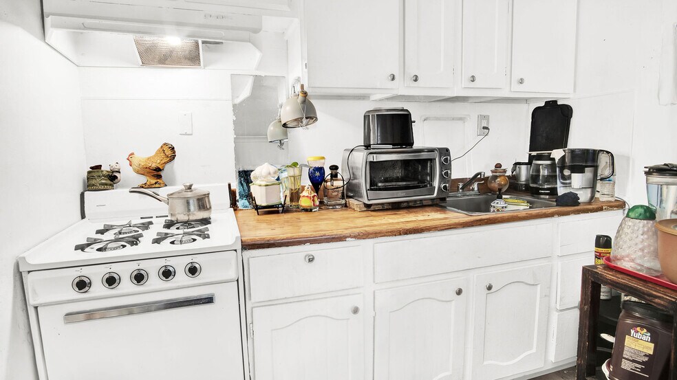 More Photos Of 644 N Serrano Ave, Los Angeles Apartments For Sale